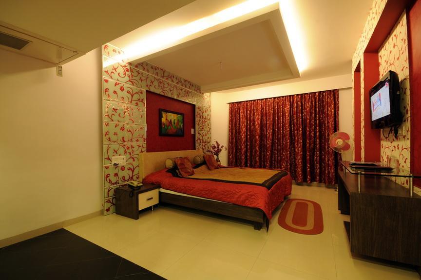 Hotel Surabhi Regency Ānand Εξωτερικό φωτογραφία