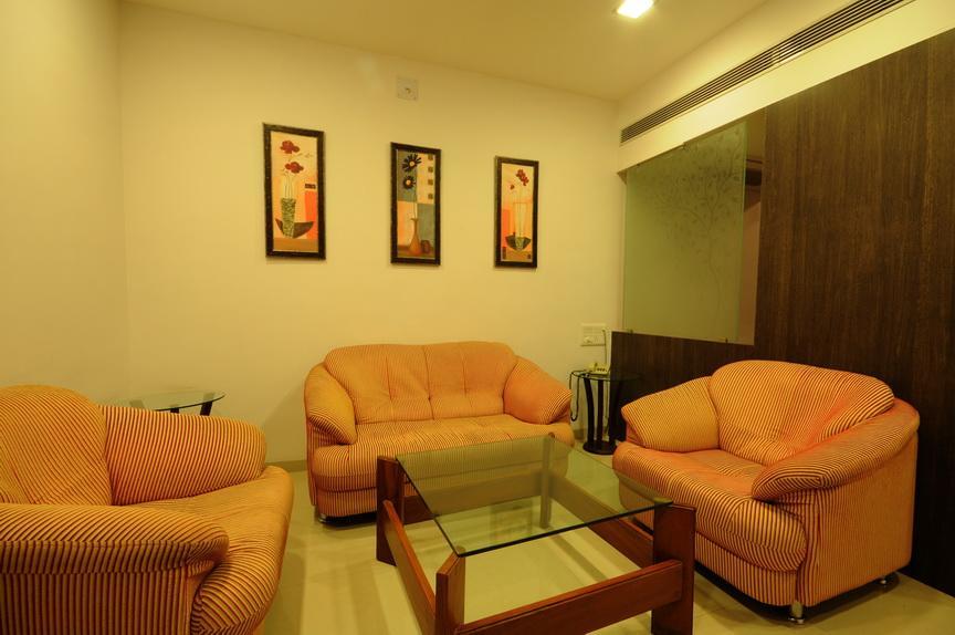 Hotel Surabhi Regency Ānand Εξωτερικό φωτογραφία