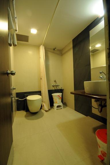 Hotel Surabhi Regency Ānand Εξωτερικό φωτογραφία