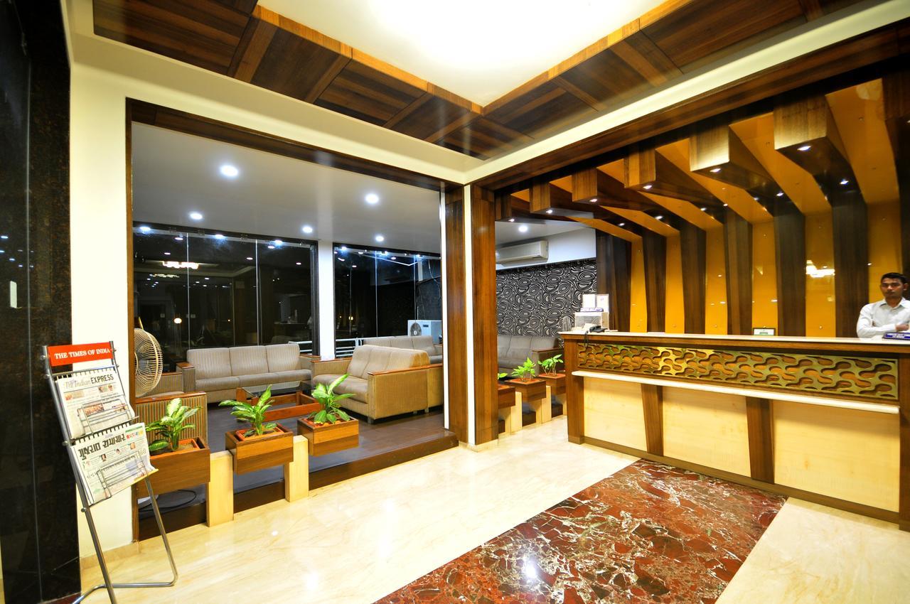 Hotel Surabhi Regency Ānand Εξωτερικό φωτογραφία